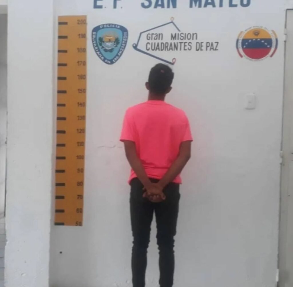 Capturan a "El keibi" tras atacar a un perro con un machete (+Foto) Capturan a "El keibi" tras atacar a un perro con un machete (+Foto)