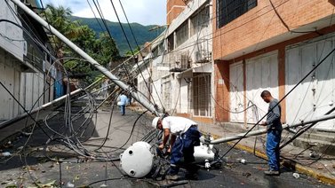 Lluvias dejan daños en La Guaira: Hay más de 150 funcionarios desplegados