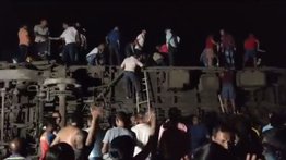 ¡Trágico! Choque de trenes deja cientos de muertos y casi mil heridos (+Detalles)