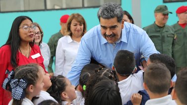 Nicolás Maduro prometió avanzar en la recuperación de más planteles educativos