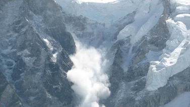 ¡Lamentable! Se eleva la cifra de muertos por avalancha