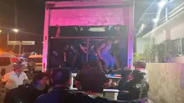 Funcionarios encuentran más de 150 migrantes en un camión