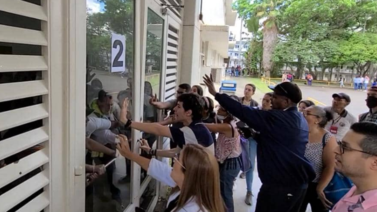 Se caldean los ánimos dentro de la UCV tras suspensión de elecciones (+Videos)
