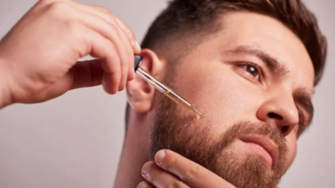 Ellos también se cuidan el look usando aceites en la barba