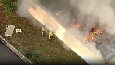 Voraz incendio se reportó en bodegas de Miami Gardens