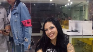 Carmen De León regresa más seductora y desinhibida
