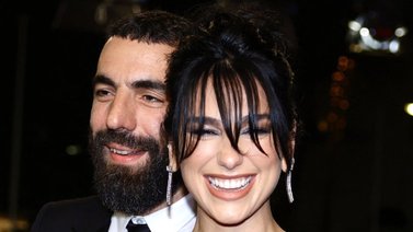 Dua Lipa debutó en la alfombra roja con nuevo novio (+Fotos)