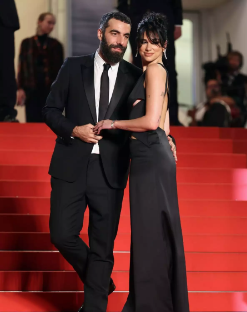 Dua Lipa debutó en la alfombra roja con nuevo novio (+Fotos) Dua Lipa debutó en la alfombra roja con nuevo novio (+Fotos)