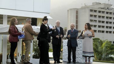 Revista Too Much celebra dos décadas con una edición universal