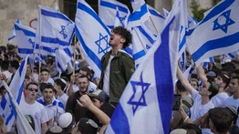 Judíos celebran "Marcha de las banderas con consignas racistas en Jerusalén
