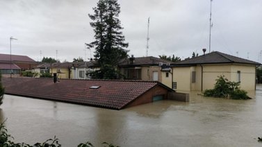¡Tragedia! Reportan múltiples víctimas por inundaciones en Italia