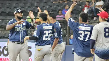 ¡Bates encendidos! Centauros sacudieron el Parlamento y los Senadores cayeron en la capital ¡Bates encendidos! Centauros sacudieron el Parlamento y los Senadores cayeron en la capital