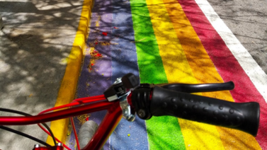 Comunidad renovó ciclovía del arcoíris en Chacao