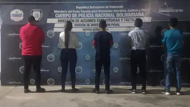 Cinco policías enfrentarán cargos por la muerte de un hombre Cinco policías enfrentarán cargos por la muerte de un hombre