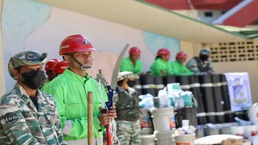 Gobierno despliega plan cívico-militar para recuperar centros de salud