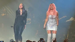 Karol G cumplió su sueño de compartir tarima con esta famosa cantante (+Video)