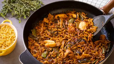 Forma valenciana de preparar fideuá de pollo Forma valenciana de preparar fideuá de pollo