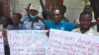 Docentes haitianos exigen mejoramiento de condiciones de vida Docentes haitianos exigen mejoramiento de condiciones de vida