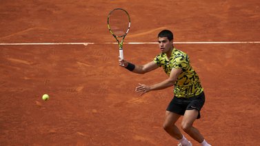Carlos Alcaraz avanza firme en el Masters 1.000 de Madrid