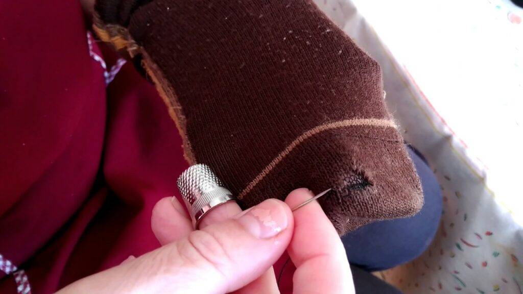 ¿Agujeros en la ropa? Aprende a repararlos