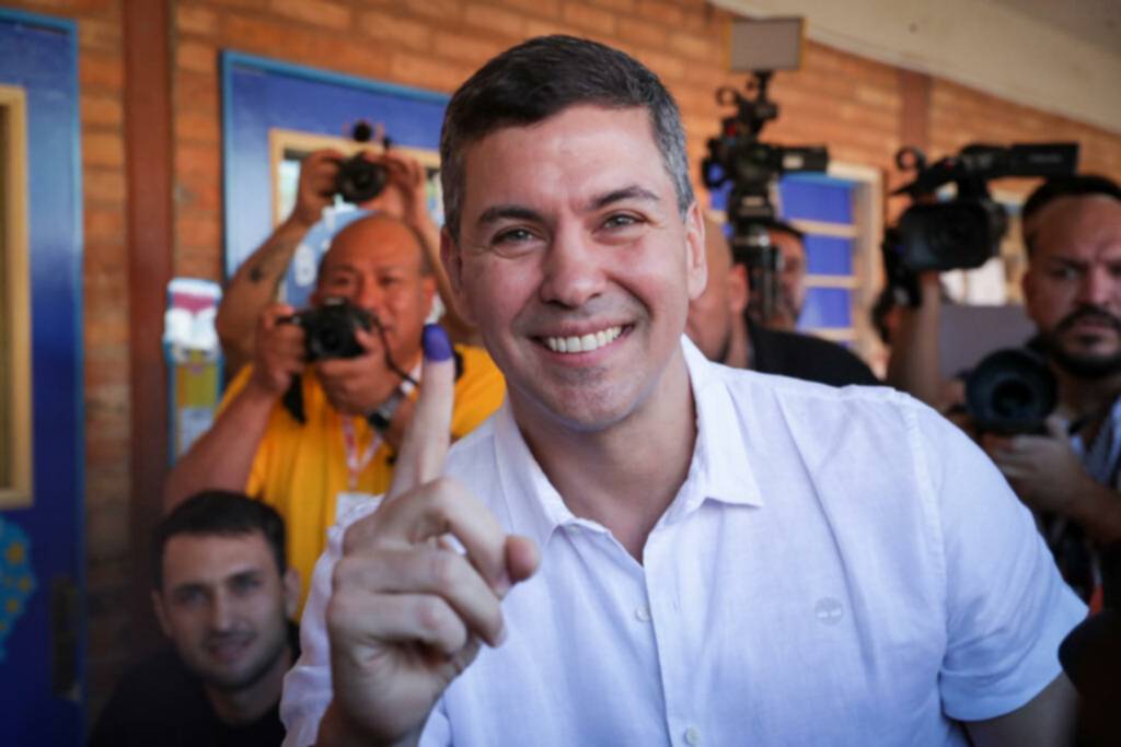 ¿Quién es Santiago Peña? Conozca al nuevo presidente electo de Paraguay