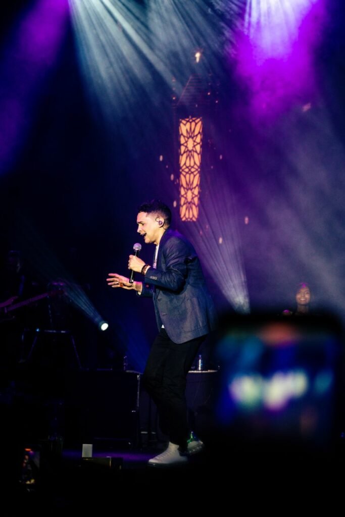 Sin Bandera y Jorge Celedón hicieron historia en el Poliedro con inolvidable concierto Sin Bandera y Jorge Celedón hicieron historia en el Poliedro con inolvidable concierto