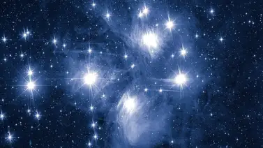 Las famosas Pléyades se alinean al Sol y la Tierra Las famosas Pléyades se alinean al Sol y la Tierra