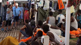 Salvan a bebé de ocho meses en Lampedusa: Tenía hipotermia