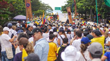Así estuvo la ciudad de Medellín con protestas en contra de Gustavo Petro