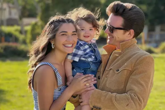 La esposa de Drake Bell le pide el divorcio a una semana de desaparecer La esposa de Drake Bell le pide el divorcio a una semana de desaparecer