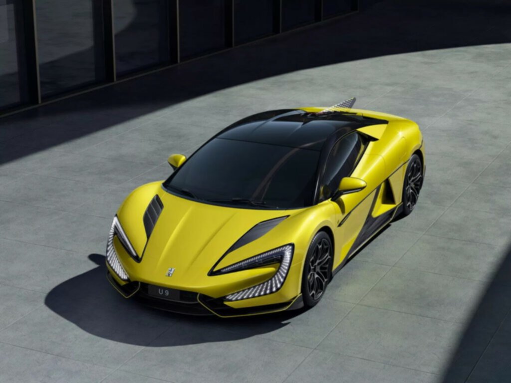 China presenta un carro superdeportivo que puede saltar e ir a tres ruedas China presenta un carro superdeportivo que puede saltar e ir a tres ruedas