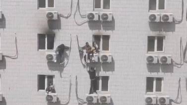 Tragedia en China: Incendio en hospital de Beijing deja varias víctimas