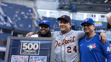 ¡No paran los homenajes! Miguel Cabrera recibió este reconocimiento en Toronto