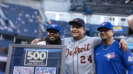 ¡No paran los homenajes! Miguel Cabrera recibió este reconocimiento en Toronto