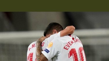 El Sevilla cerró el partido de la Europa League como el "Ave Fénix"