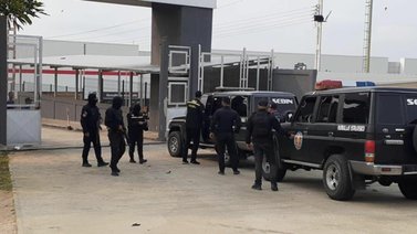 LO ÚLTIMO| Policía Nacional Anticorrupción allanó galpones de minería ilegal (+Detalles)