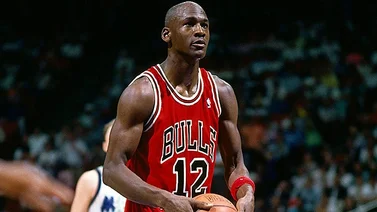 Joven entró sin permiso a la mansión abandonada de Michael Jordan: Lo que halló, te sorprenderá