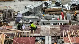 ¡Consternación! Mueren dos obreros de construcción en el aeropuerto de Nueva York