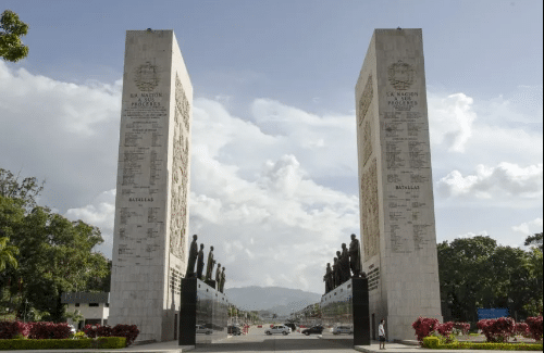 Turistas rusos realizan full day por la ciudad de Caracas Turistas rusos realizan full day por la ciudad de Caracas