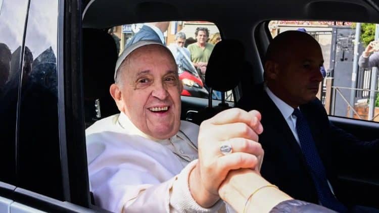 El Papa ha sido dado de alta del hospital Gemelli El Papa ha sido dado de alta del hospital Gemelli