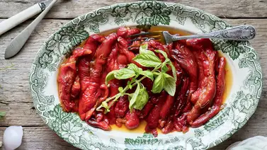 Ensalada fresca de pimentones asados Ensalada fresca de pimentones asados