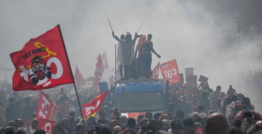 Décimo día de protestas y enfrentamientos en París Décimo día de protestas y enfrentamientos en París
