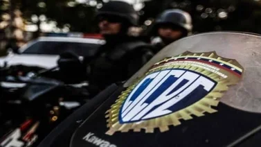 ¡Atrapada! Carterista azotaba a compradores en comercios de Chacao