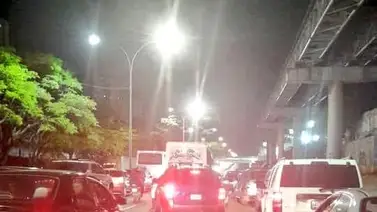Reportan protestas en La Urbina por falta de luz: Vecinos claman por la electricidad Reportan protestas en La Urbina por falta de luz: Vecinos claman por la electricidad