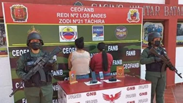¡Atrapadas!Mujeres intentaron pasar droga oculta de esta manera