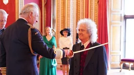 Carlos III otorgó este importante título a guitarrista de Queen