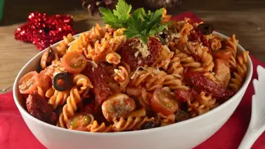 ¡Buen provecho! Pasta fusilli con salsa roja ¡Buen provecho! Pasta fusilli con salsa roja