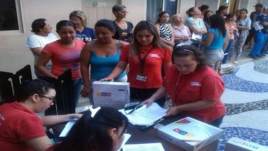 Cantv benefició a familias caraqueñas con entrega de estos equipos