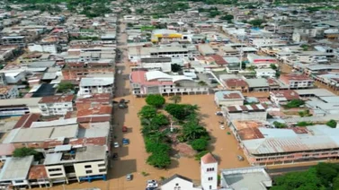 Inundación en Ecuador deja muertos y familias afectadas