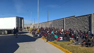 Hallan más de 300 migrantes abandonados en un tráiler en México Hallan más de 300 migrantes abandonados en un tráiler en México